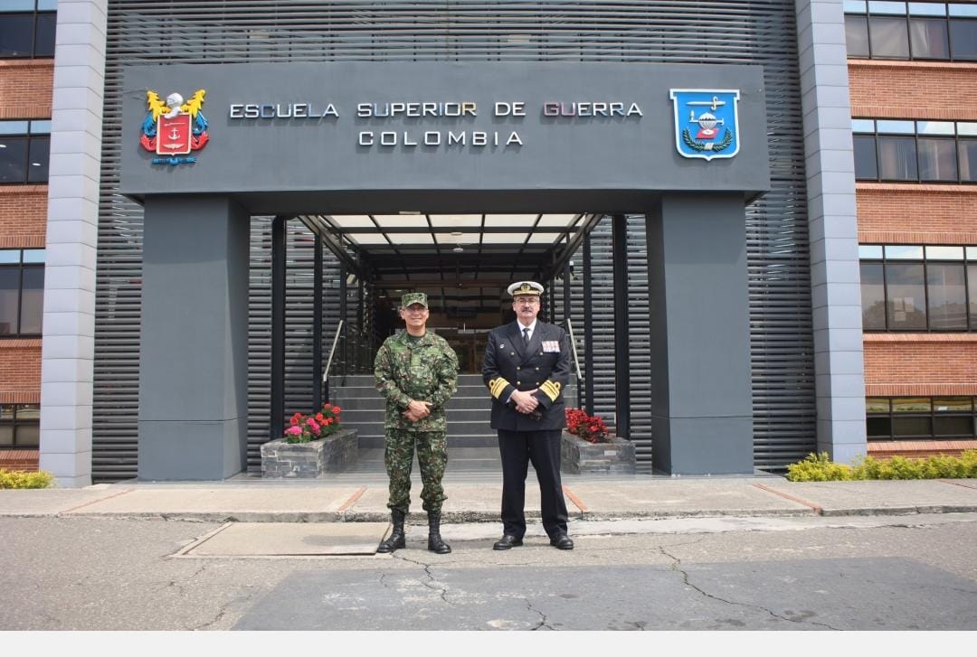 El Asesor Especial del Comandante de la Armada Portuguesa en materia de Seguridad Marítima Internacional visita la Escuela Superior de Guerra 