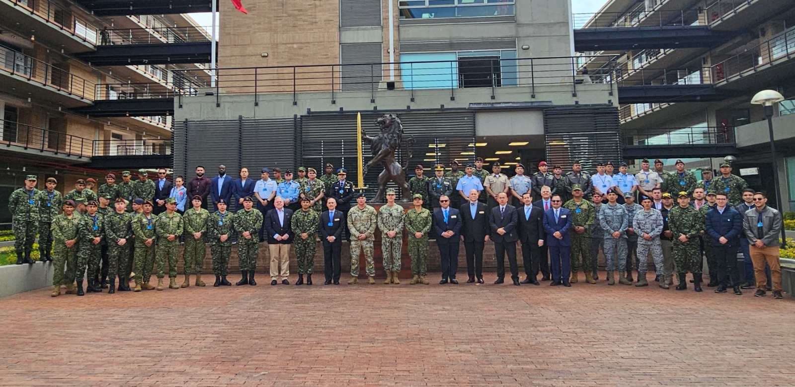 Seminario internacional seguridad, defensa y cooperación operaciones especiales