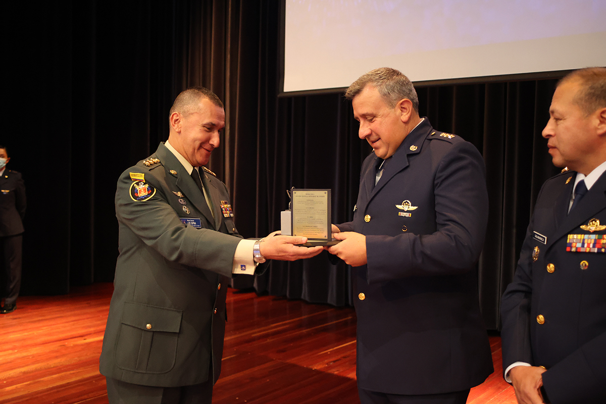 Cátedra Colombia con el señor Comandante de la Fuerza Aérea Colombiana