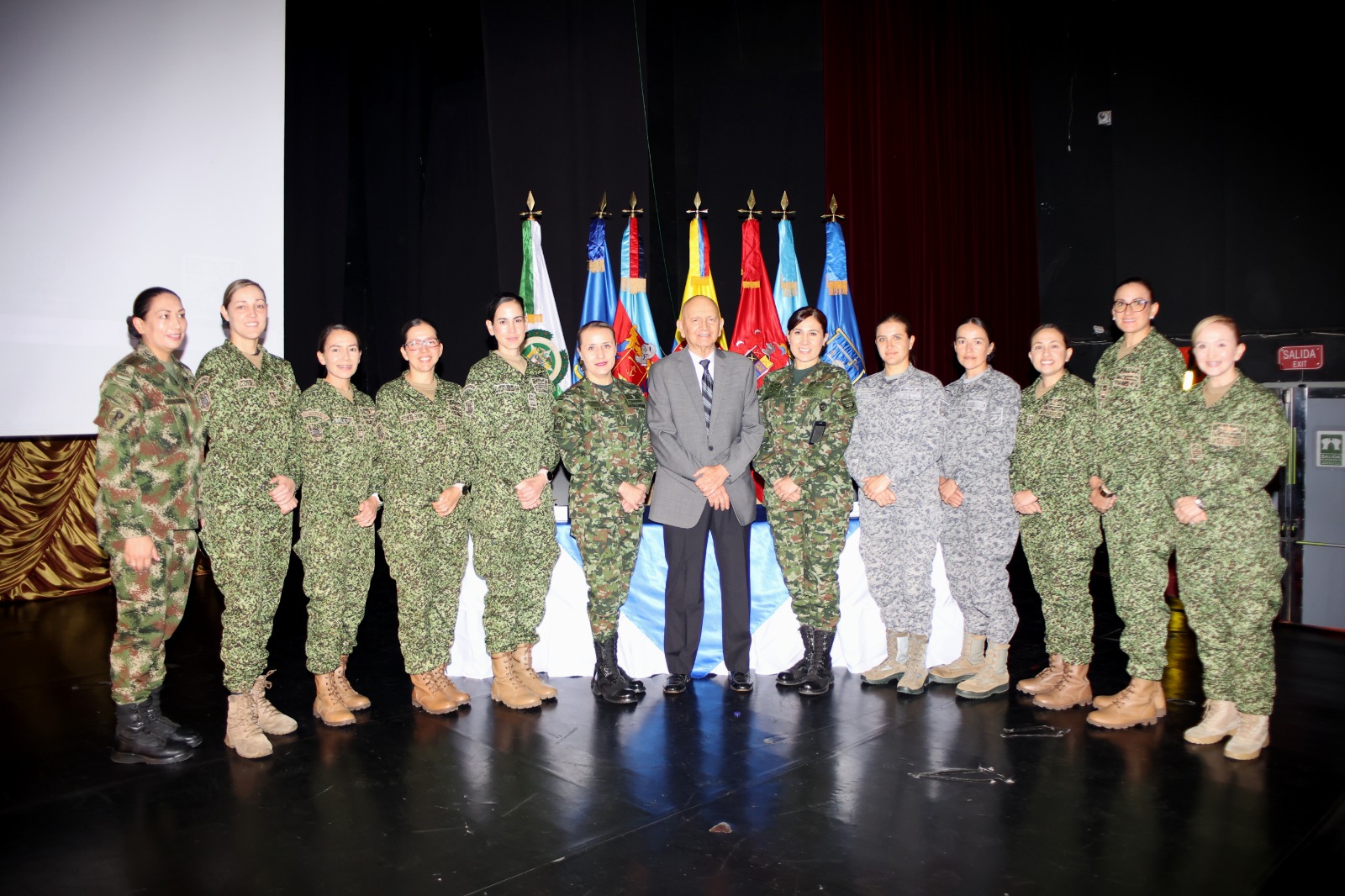 General (R) Carlos Alberto Ospina Ovalle analiza el contexto político y el aporte de las Fuerzas Militares al país