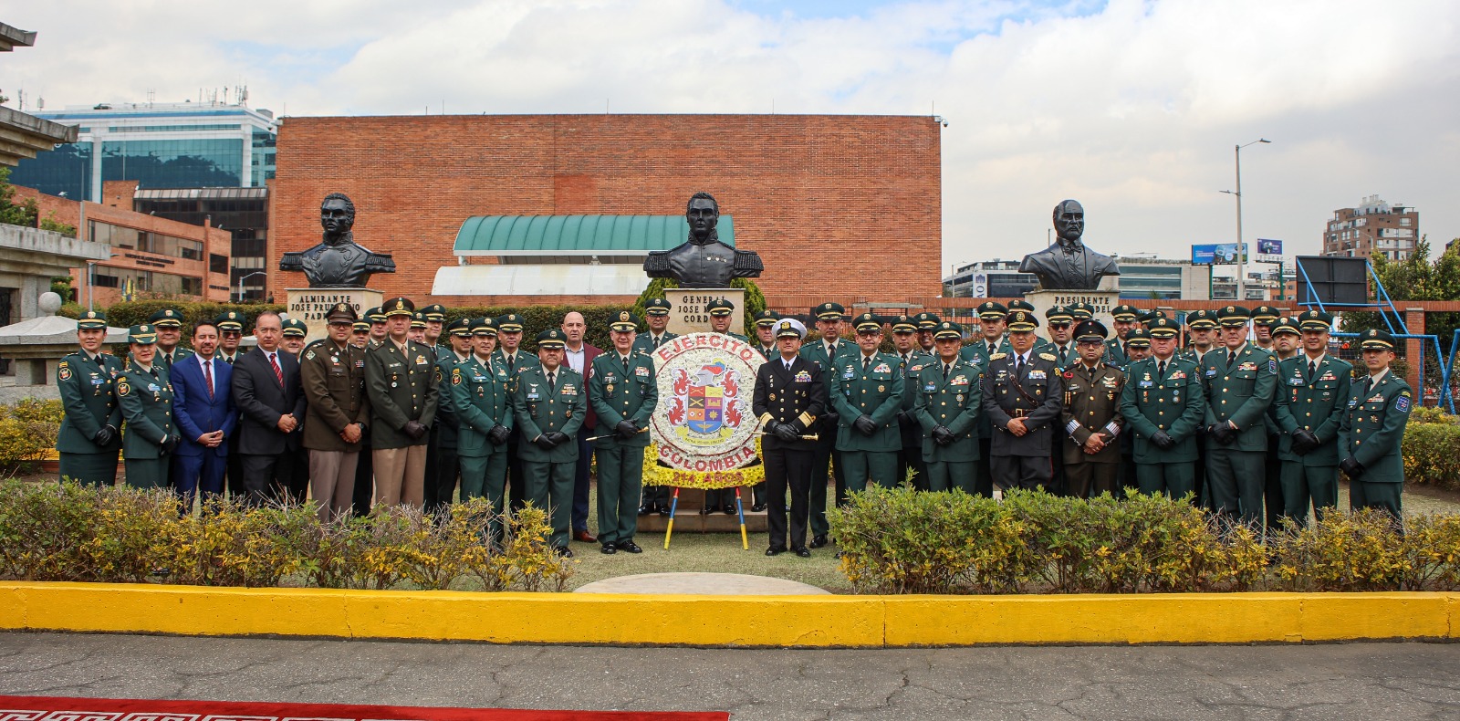 Un compromiso con Colombia, 214 años del Ejército Nacional  