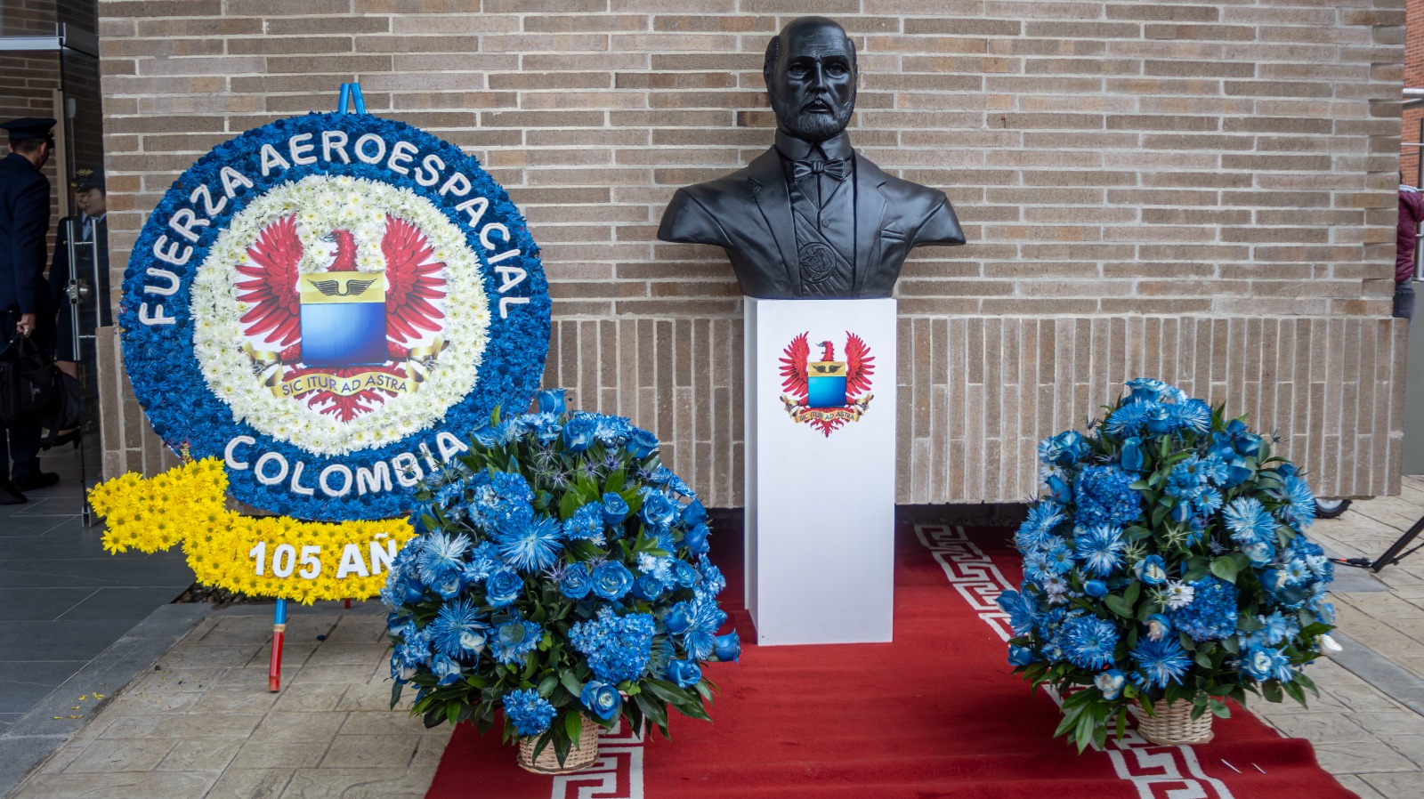 105 años conmemorando la seguridad, innovación y apoyo de la fuerza aeroespacial colombiana  