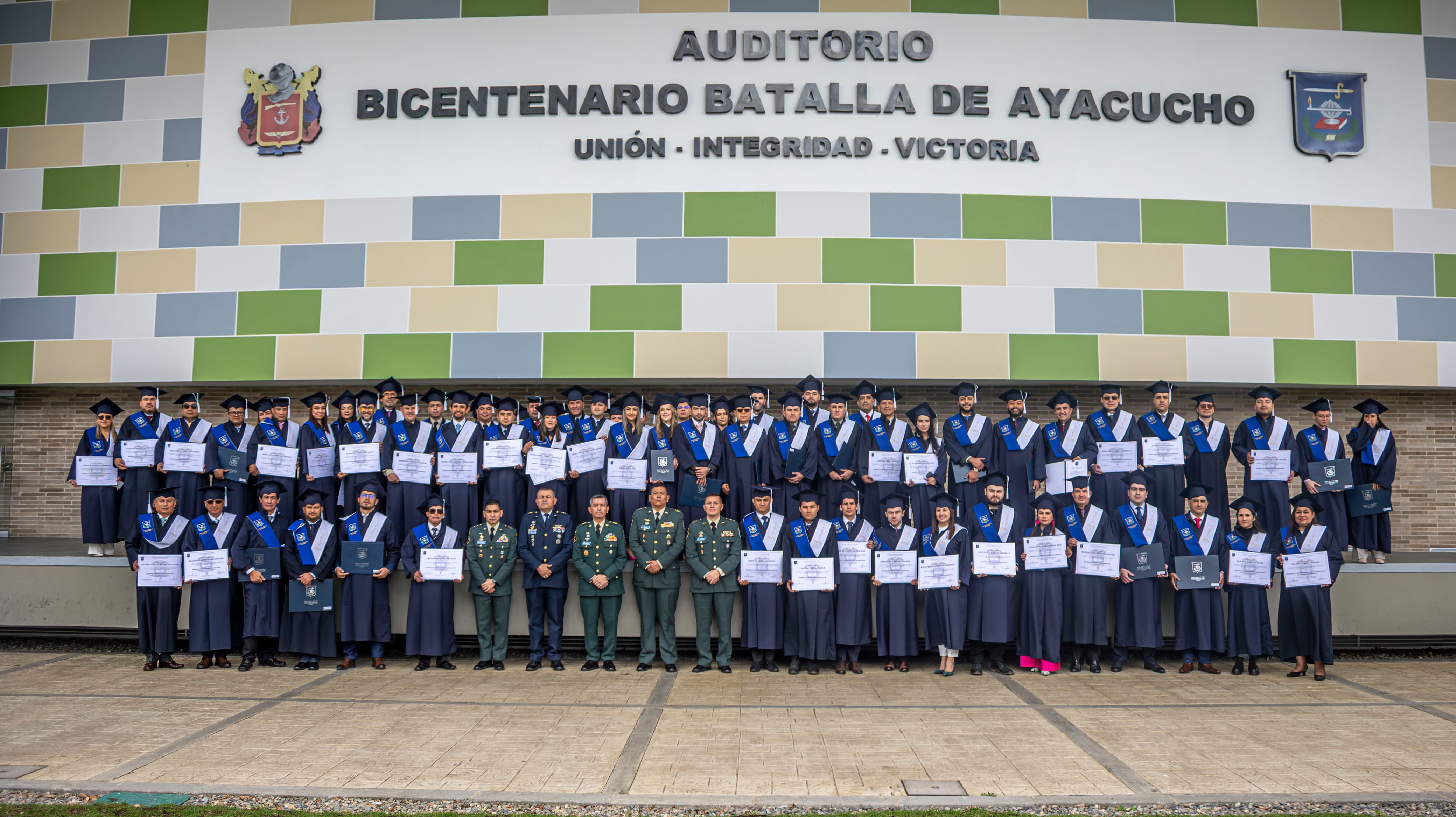 La Escuela Superior de Guerra del Ejército gradúa a 58 nuevos líderes para la Defensa del País