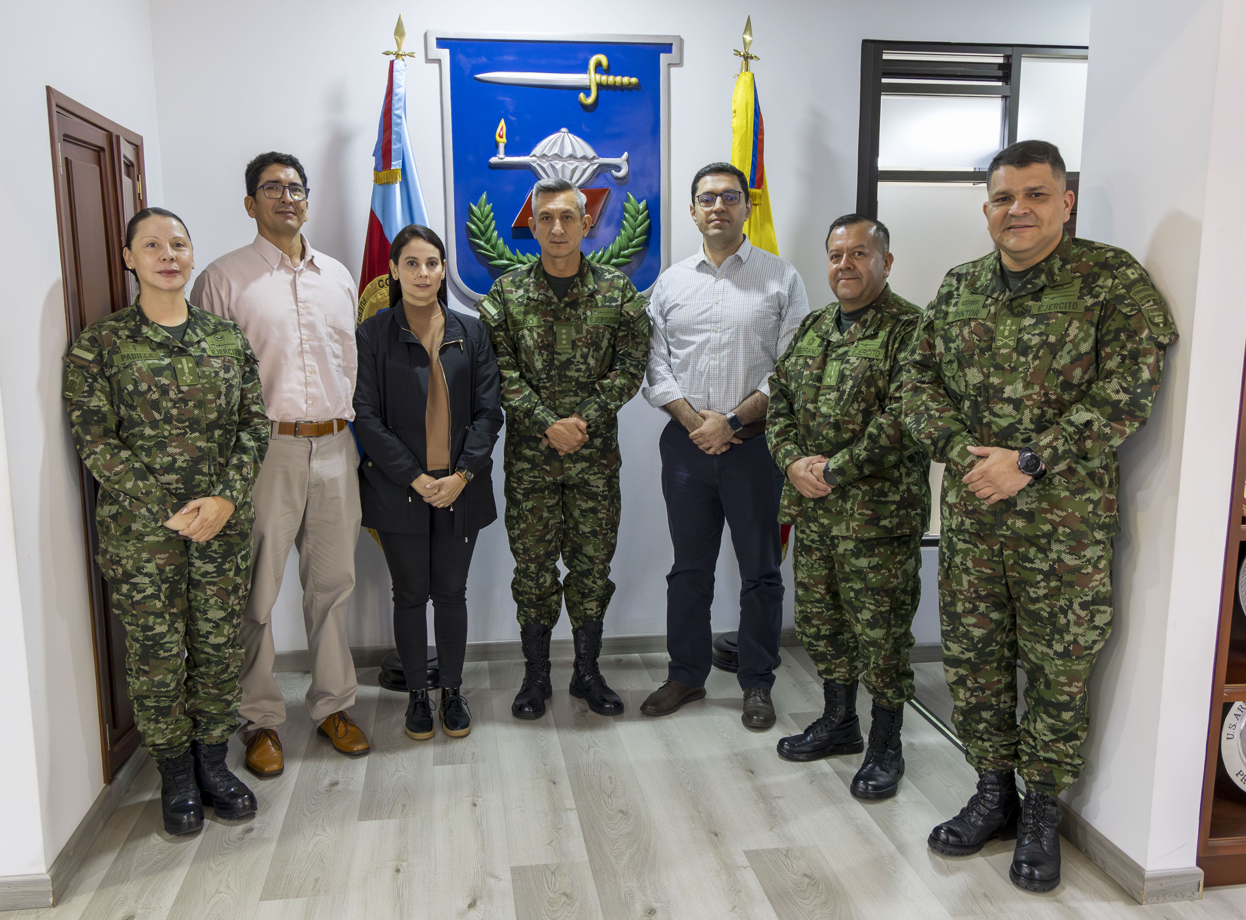 La Escuela Superior de Guerra recibió la visita institucional de la Universidad Industrialde Santander (UIS), en el marco del fortalecimiento de la cooperación académica ycientífica entre ambas instituciones
