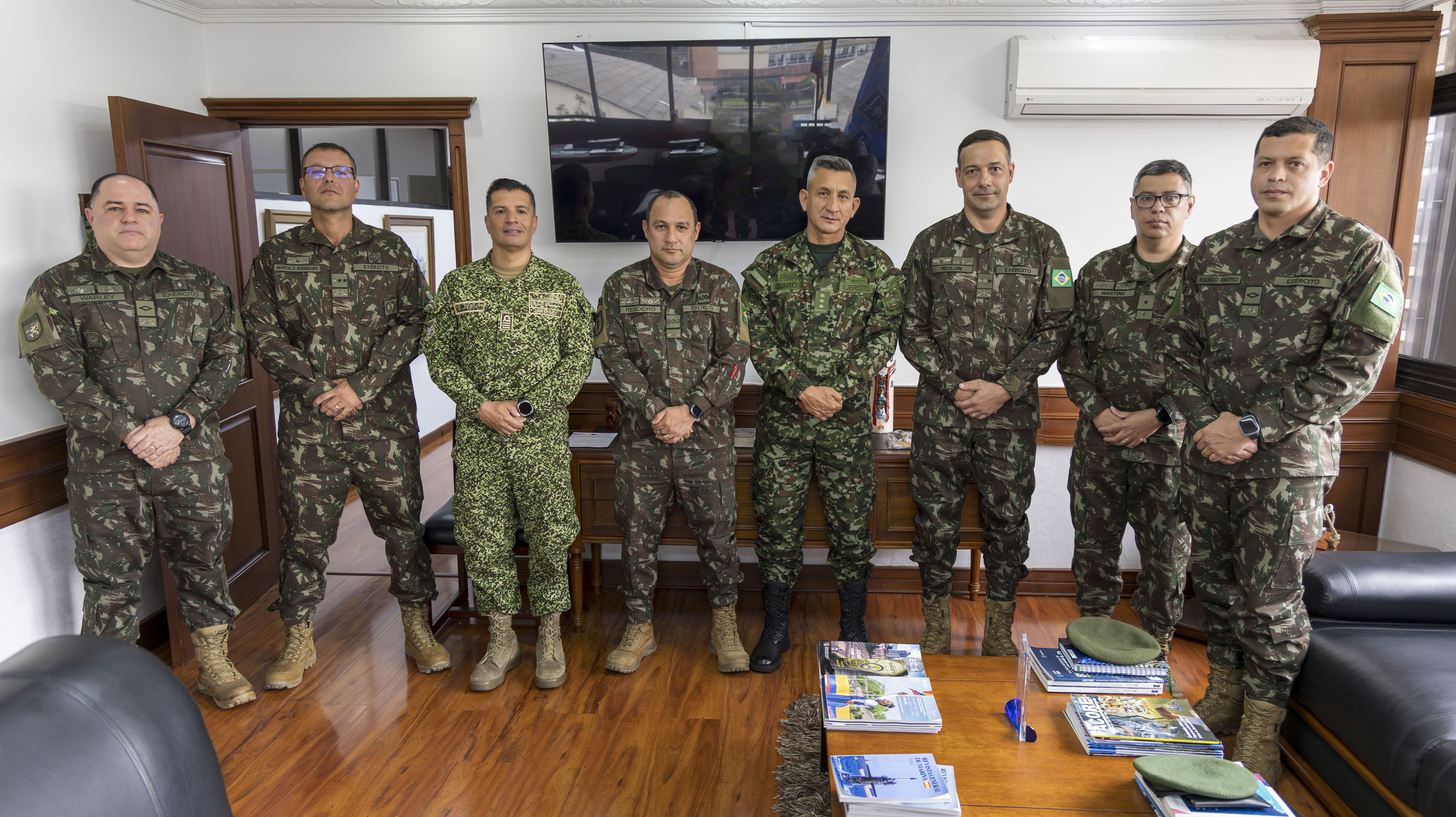 Delegación del Ejército de Brasil analiza con la ESDEG procesos clave de proyección internacional