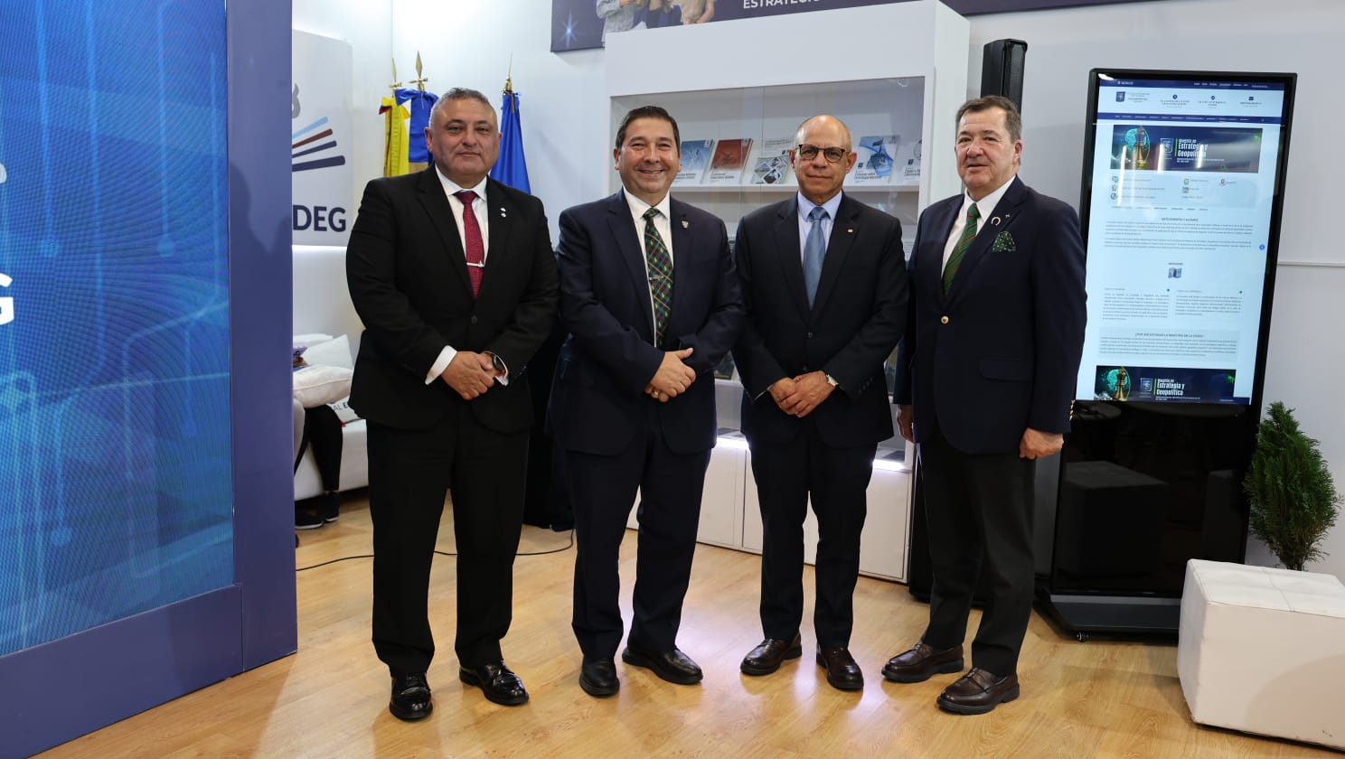 La Escuela Superior de Guerra cierra su participación en la FILBo 2026 consolidando su liderazgo en pensamiento estratégico