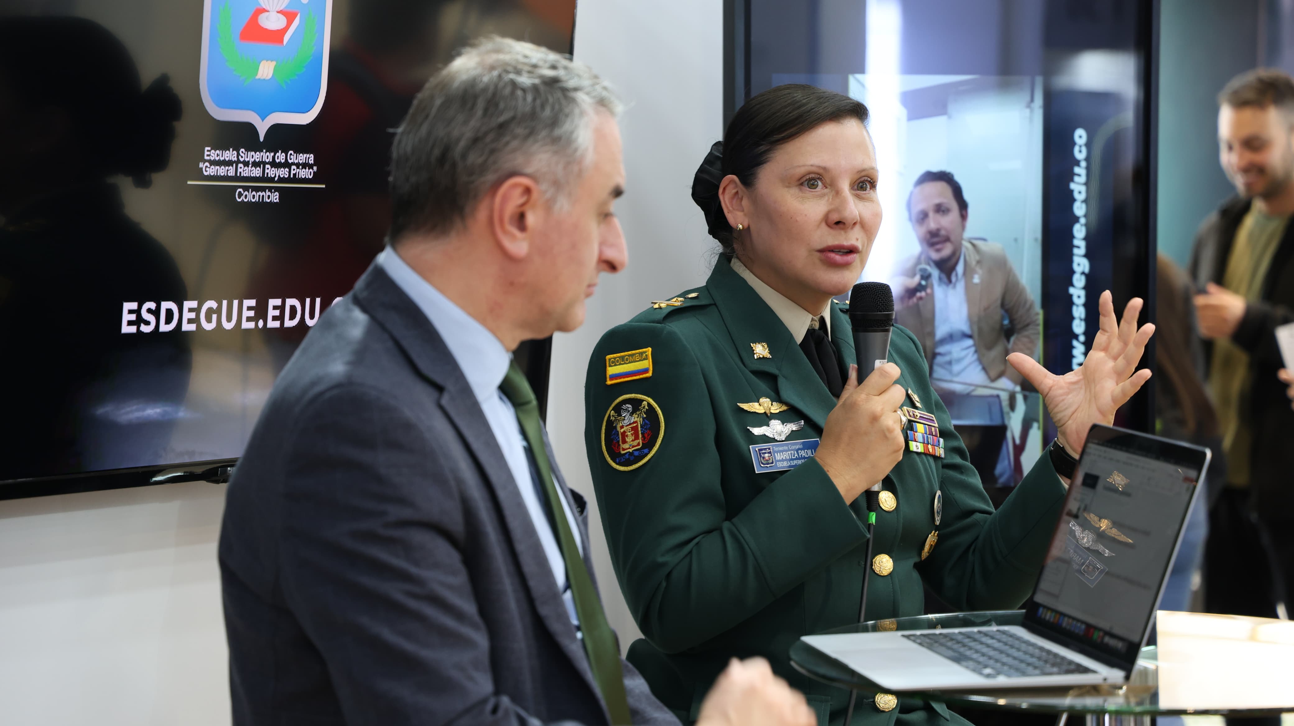 🎙️ Conversatorio presentación estrategias de defensa para paises emergentes