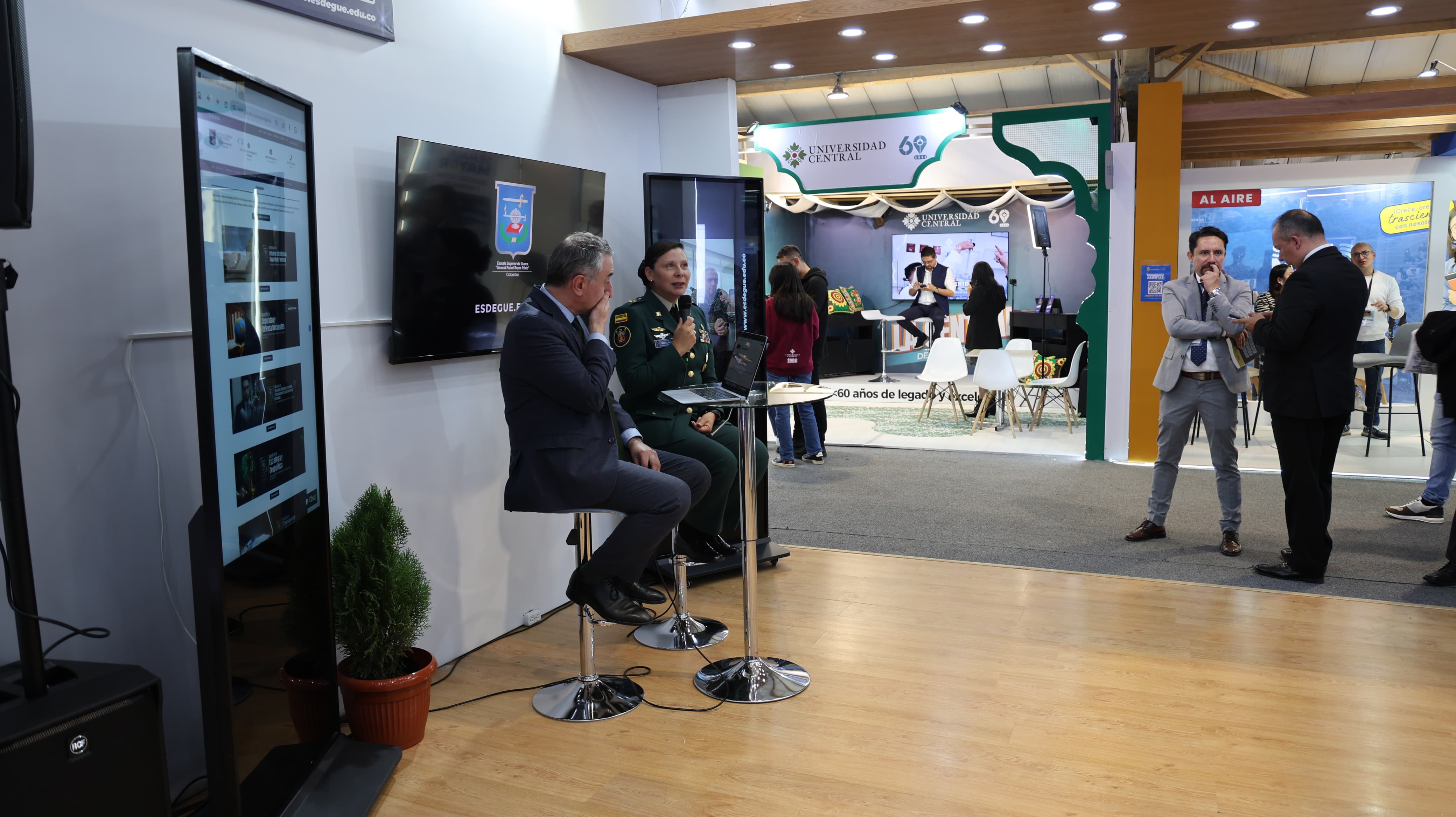 🎙️ Conversatorio presentación estrategias de defensa para paises emergentes
