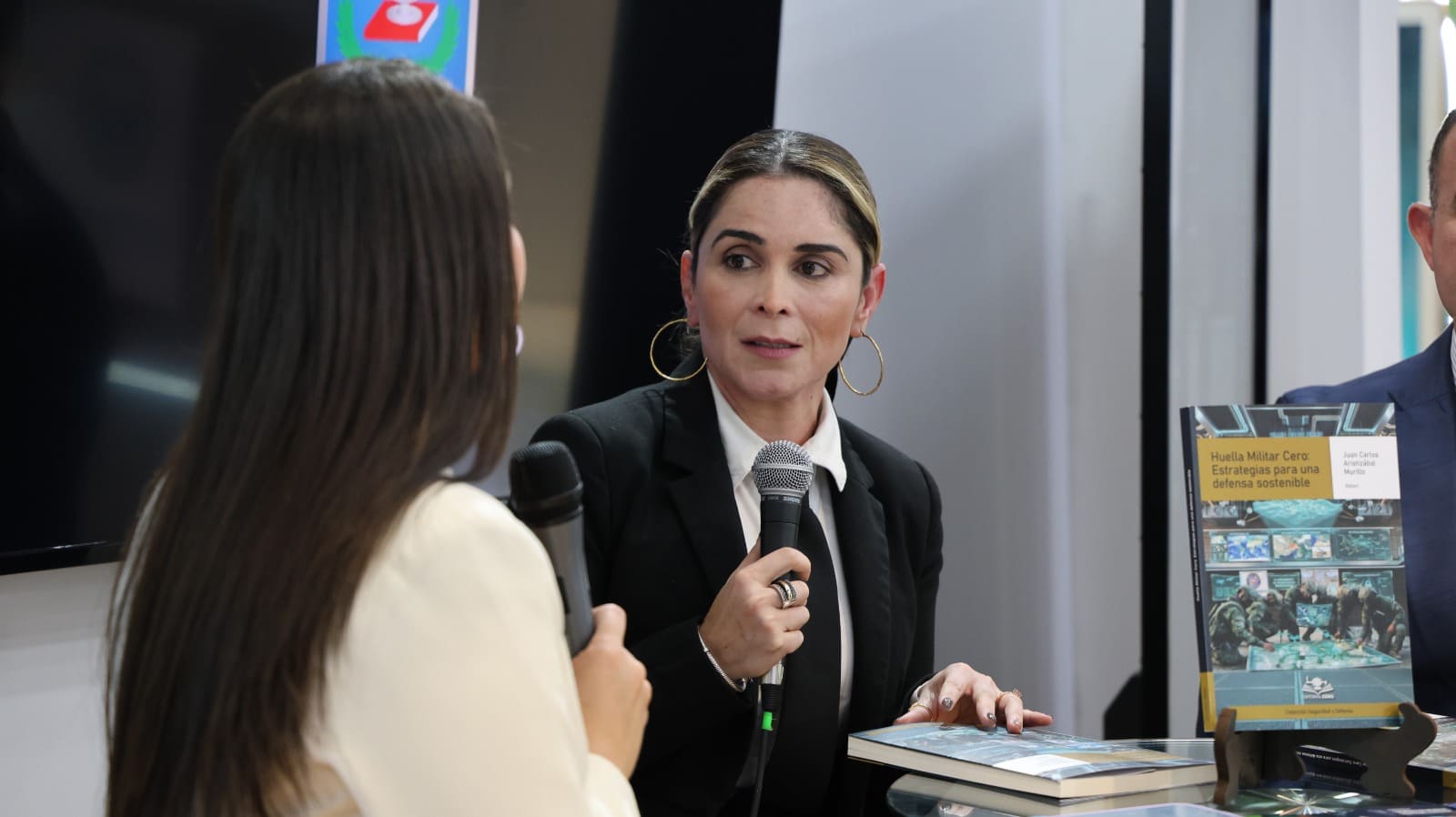 🎙️ Huella militar cero: estrategias para una defensa sostenible