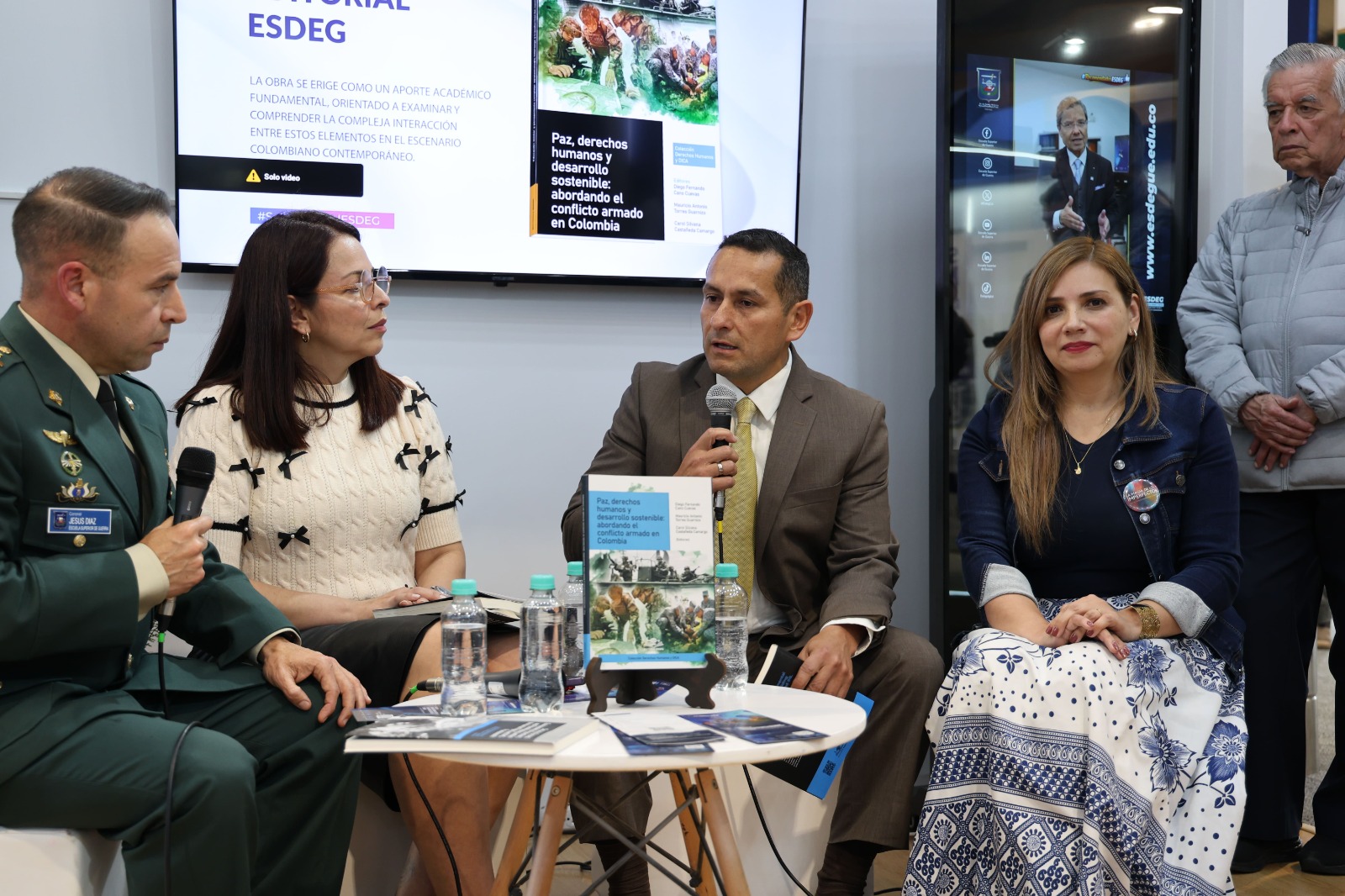 🎙️ La Paz, derechos humanos y desarrollo sostenible: abordando el conflicto armado en Colombia