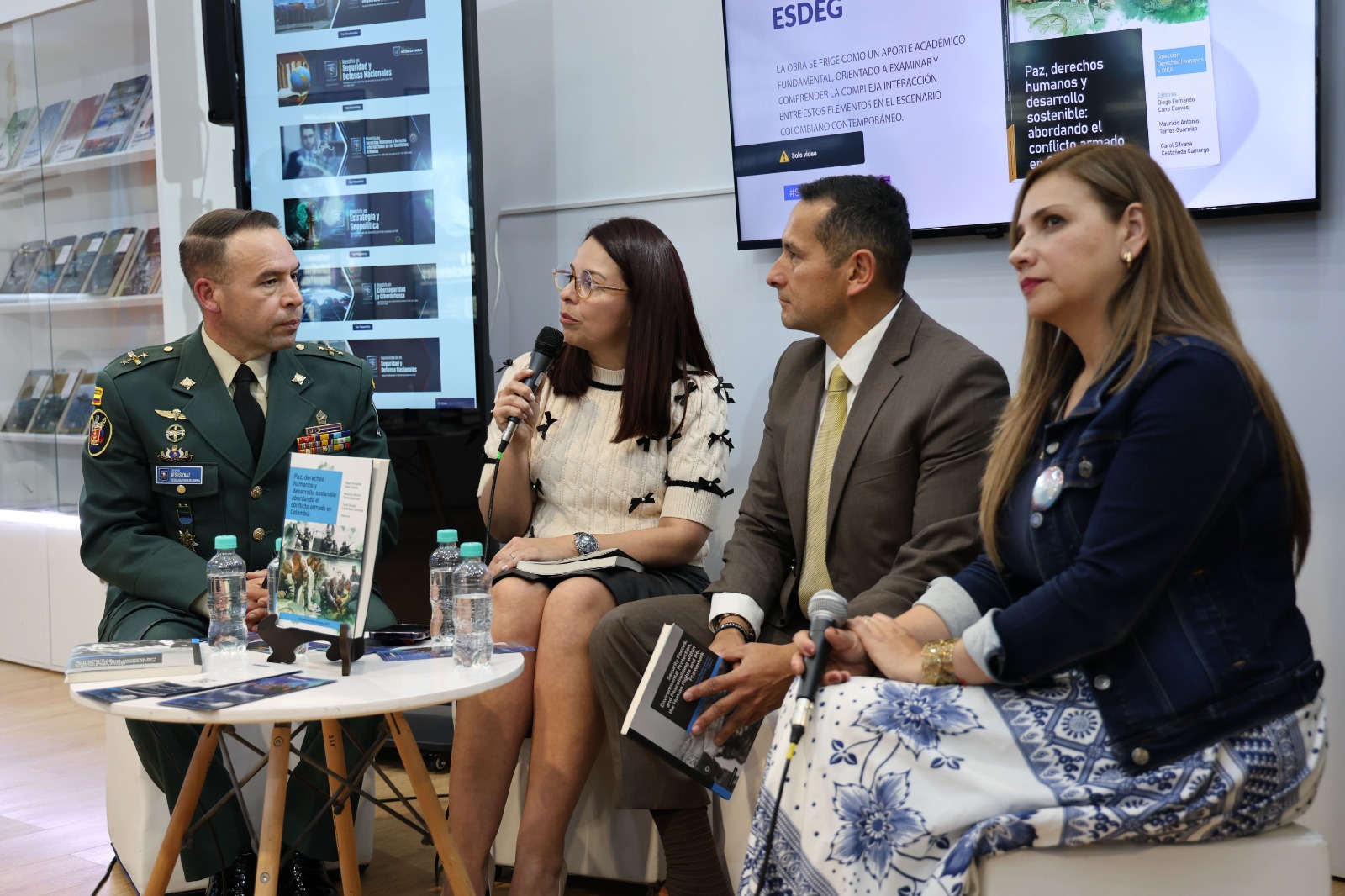 🎙️ La Paz, derechos humanos y desarrollo sostenible: abordando el conflicto armado en Colombia