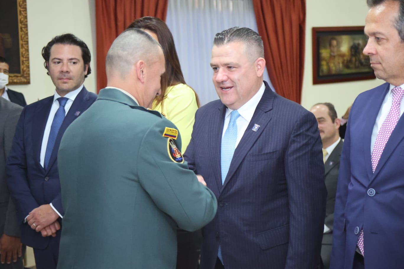 Ceremonia de imposición del distintivo del Curso Integral de Seguridad y Defensa Nacional