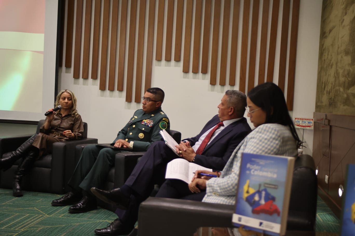 Publicación del libro Poder Nacional de Colombia: “La seguridad multidimensional frente a amenazas y desafíos”