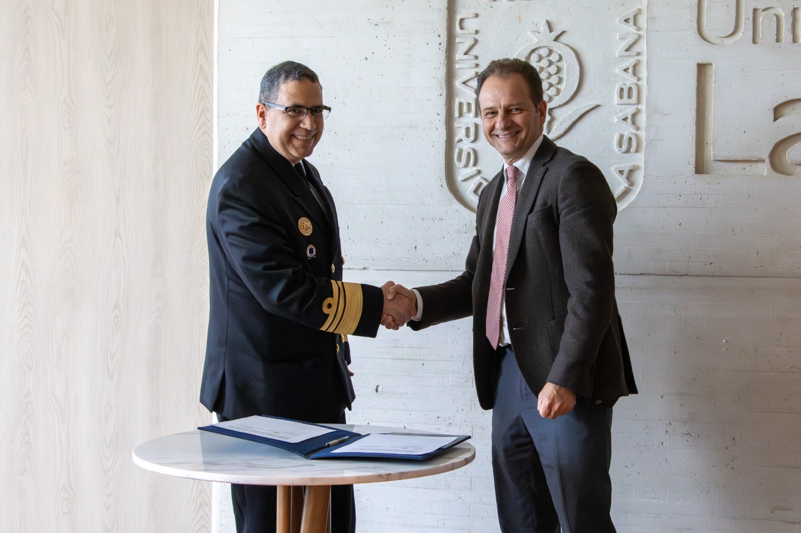 Se firma histórico convenio de cooperación académica para fortalecer la educación en seguridad y defensa con la Universidad de la Sabana.