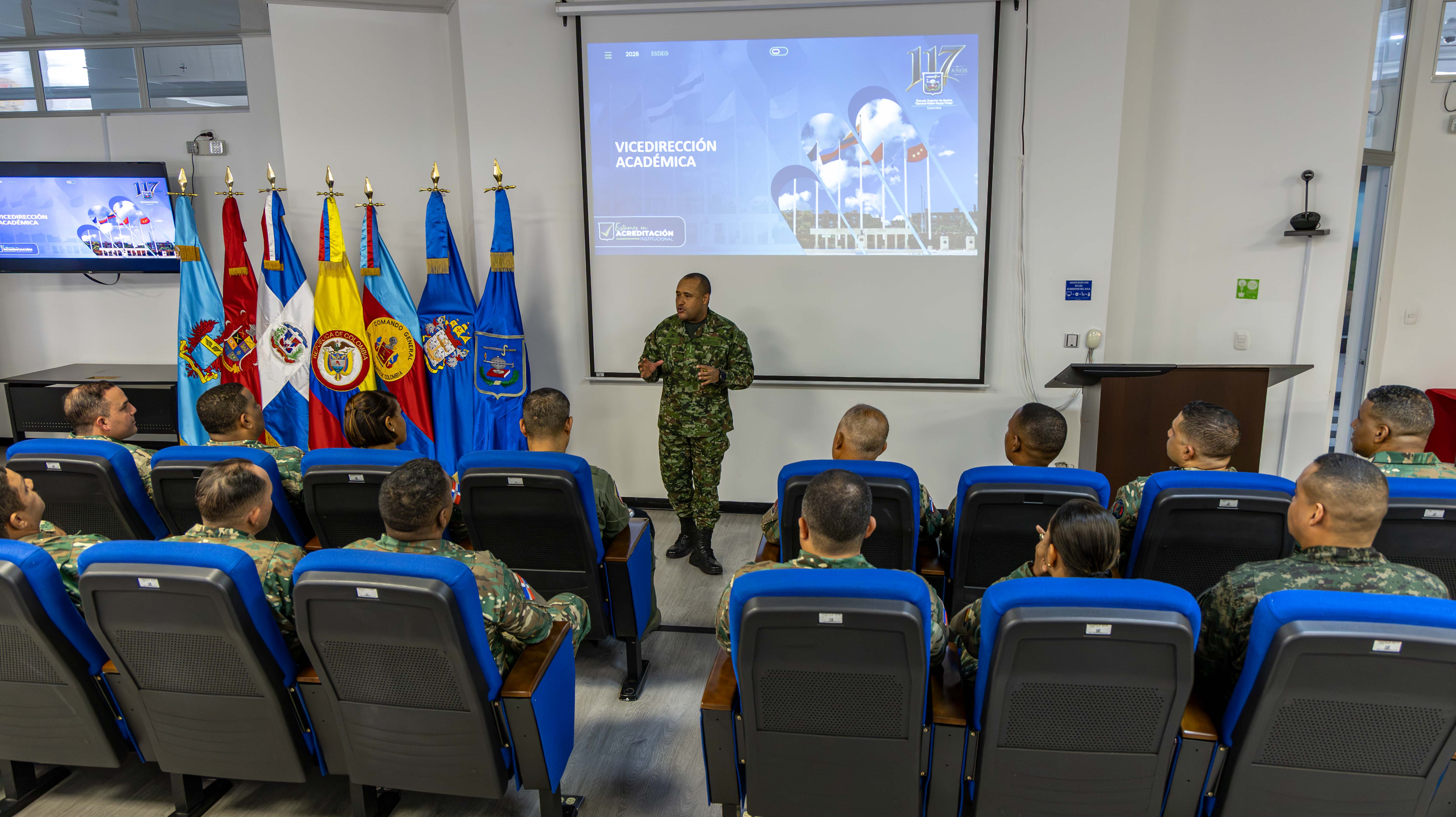 La ESDEG recibe visita académica de la Fuerza Aérea De República Dominicana