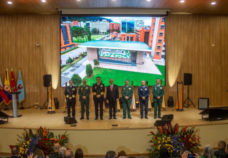 Inauguración del auditorio Batalla de Ayacucho en la escuela superior de guerra 