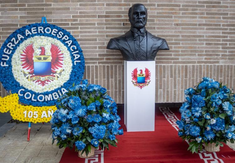 105 años conmemorando la seguridad, innovación y apoyo de la fuerza aeroespacial colombiana  