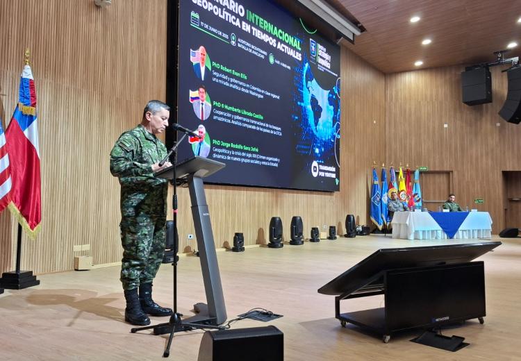 Seminario Internacional sobre Geopolítica en Tiempos Actuales reúne a expertos de talla mundial en la Escuela Superior de Guerra