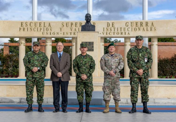 Delegación de Chile fortalece la cooperación con la ESDEG