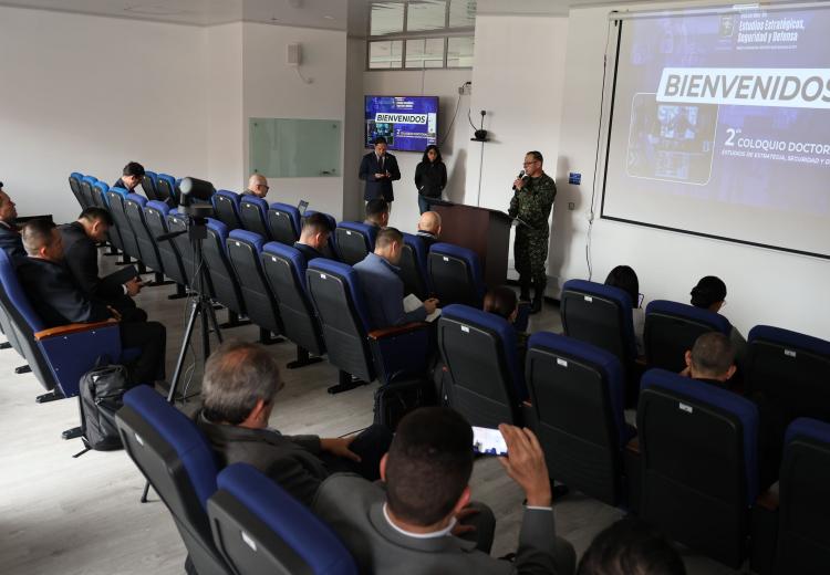 La ESDEG consolida espacios de Investigación e Seguridad y Defensa con II Coloquio Doctoral
